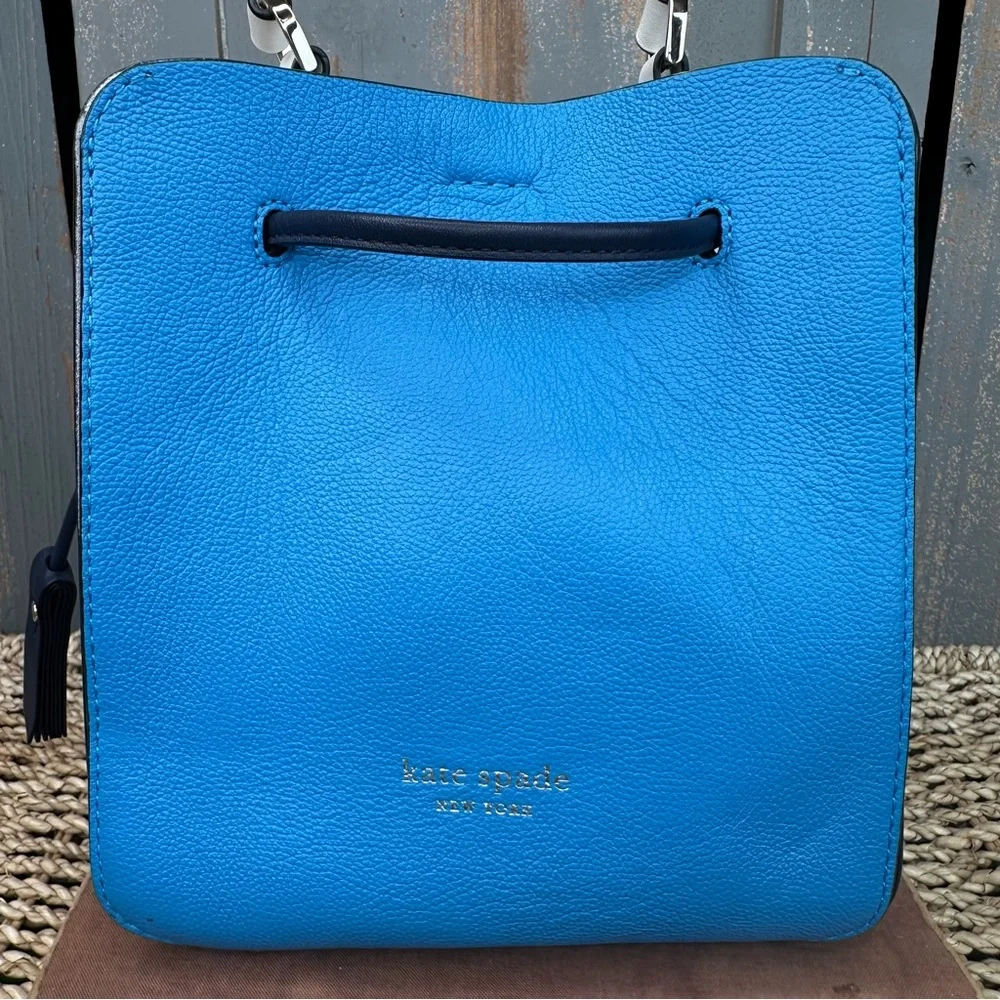 Kate Spade Busy Small Bucket Bag Oceanside - Picture 4 of 15